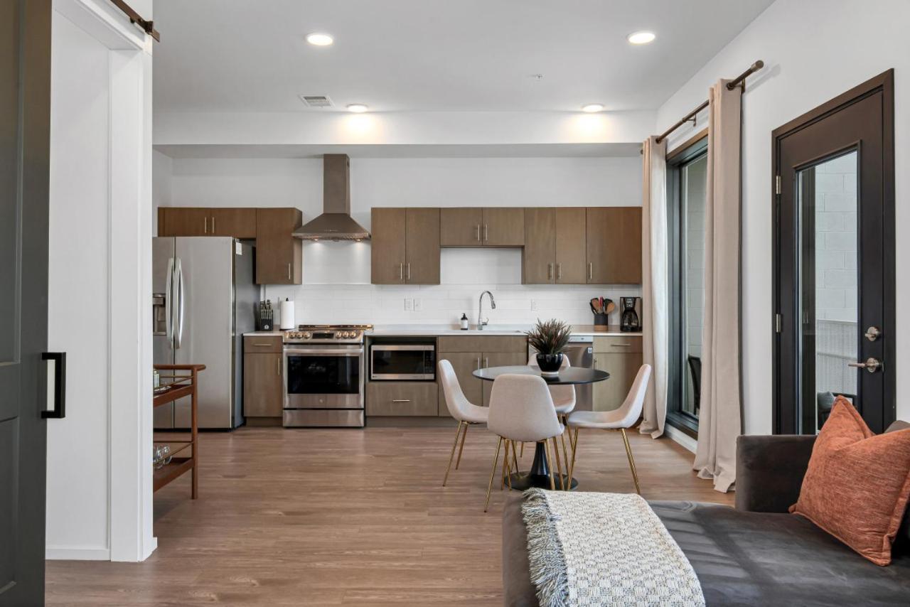 Вилла Gulch Located With 4 Beds, Pool, Private Patio And Secure Parking Нэшвилл Экстерьер фото